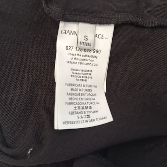 versace t shirt - Picture 4 of 4